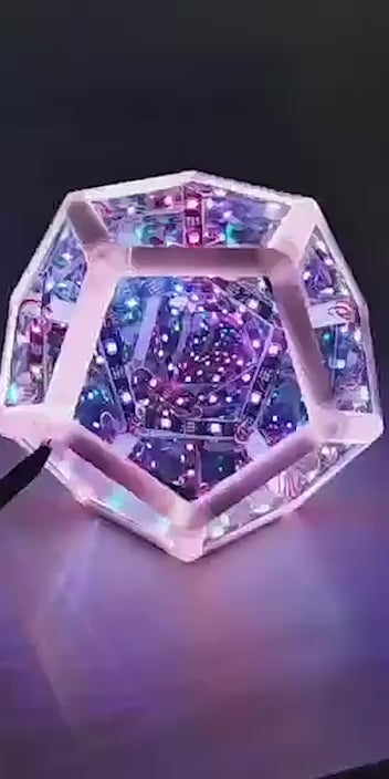 Lampa Infinity Galaxy LED – Atmosferă Futuristică RGB